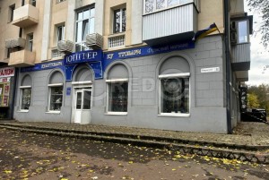 пр. Гагарина (г. Кривой Рог, Дзержинский район) - Здається торгівельний майданчик, 400 грн. за кв.м. - АФНУ