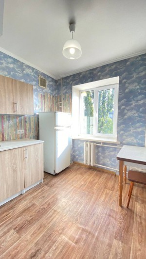 пр. Гагарина Юрия, 9 (г. Киев, Днепровский район) - Продається квартира, 36500 $ - АФНУ